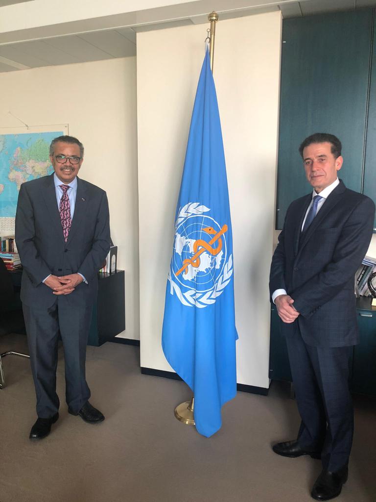 ممثل العراق بجنيف يلتقي مدير عام منظمة الصحة العالمية:العراق اشترى لقاح كورونا ل20% من سكان البلاد..تعرف على وصول اول وجبة