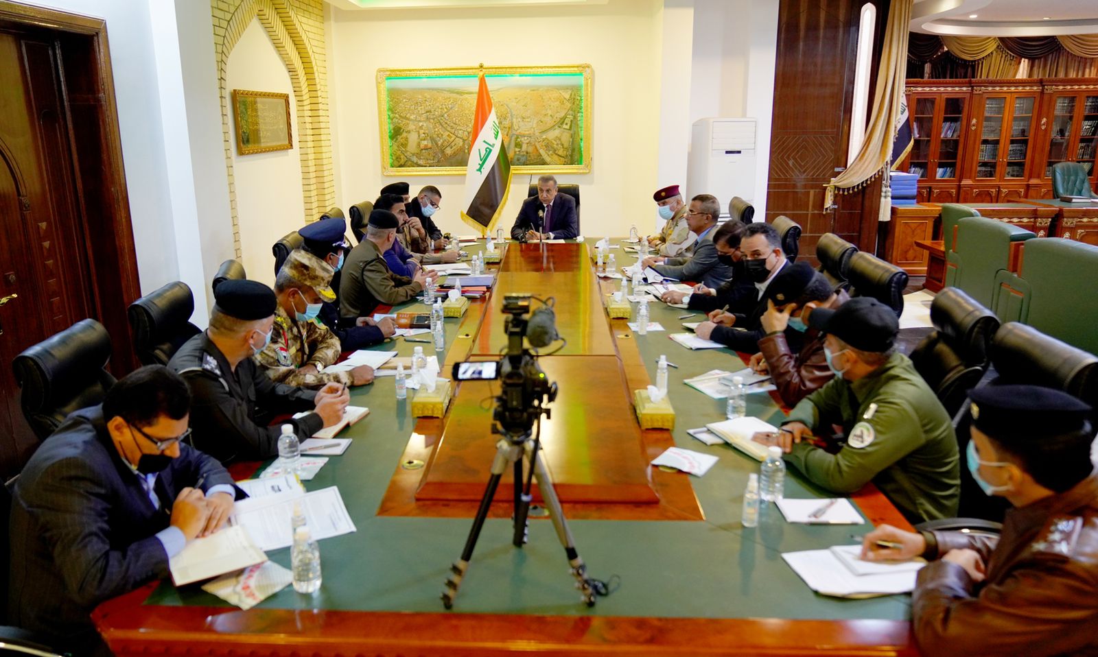 النجف:الكاظمي يوجه بتكثيف الجهدين الأمني والاستخباري وتفعيل العمليات الاستباقية بعمليات ملاحقة المجرمين