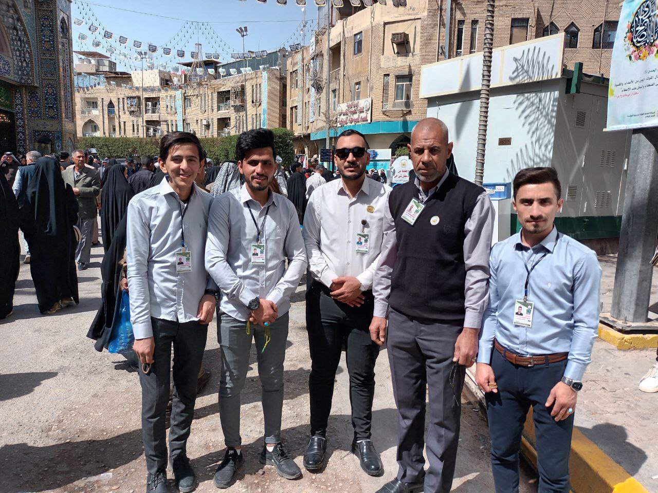 بينهم طلاب وموظفون ومتقاعدون:المتطوعون جنود معلومون يخدمون بالعتبات المقدسة خلال الزيارات المليونية (مصور)