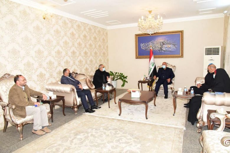 محافظ كربلاء المقدسة يعقد اجتماعا لمناقشة عدة مواضيع اهمها (قطع الاراضي للقوات الامنية و مشاريع جديدة و اعداد تصاميم مداخل المحافظة)