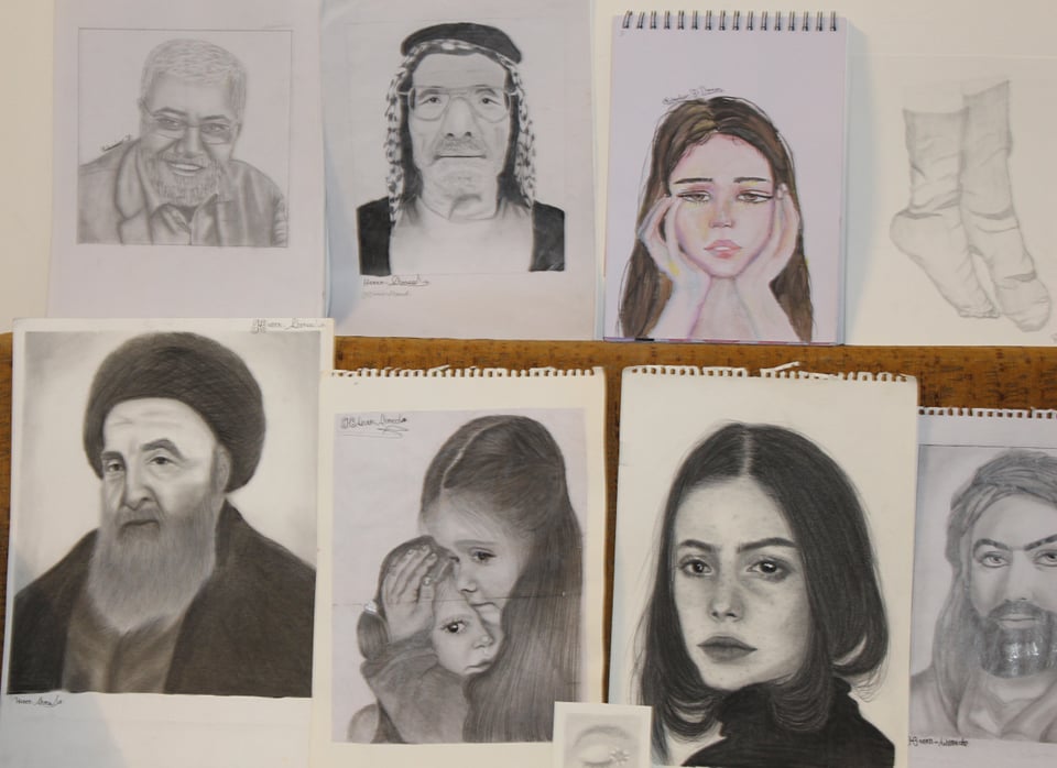 في كربلاء... مواهب رسم نسوية تكافح من أجل صناعة الجمال