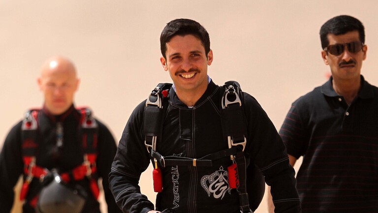 ملك الأردن يكشف عن تحركات للأمير حمزة صبيحة عيد الفطر