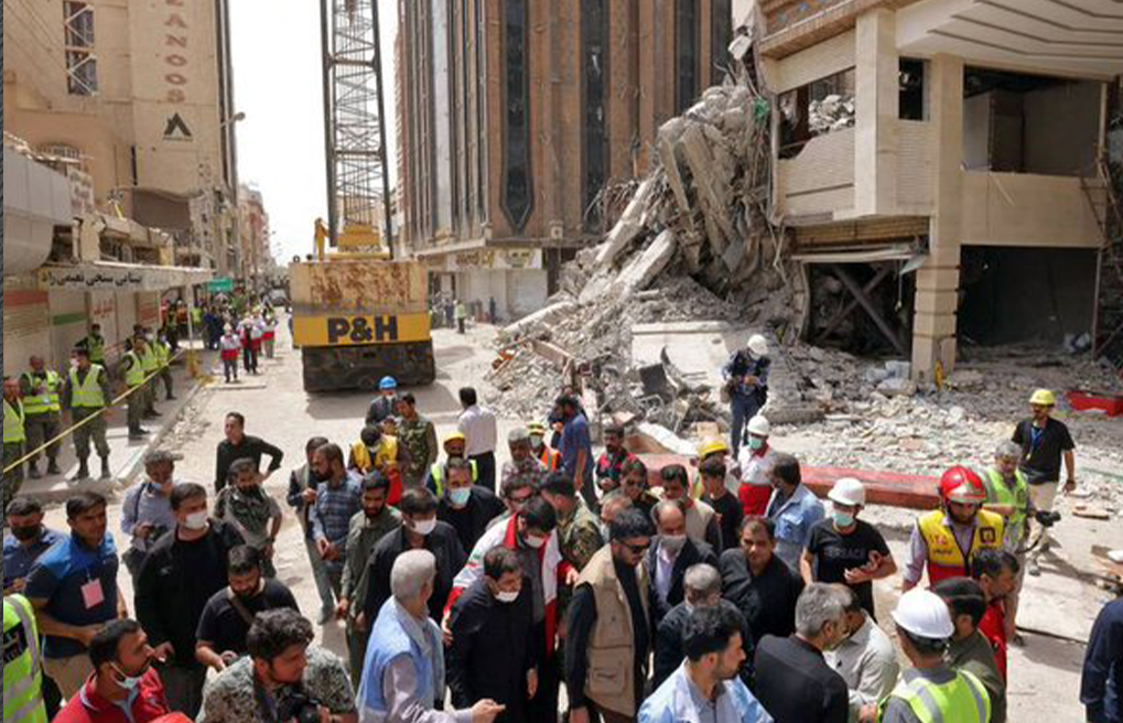 إيران: ارتفاع حصيلة قتلى انهيار مبنى تجاري إلى 24 شخصاً