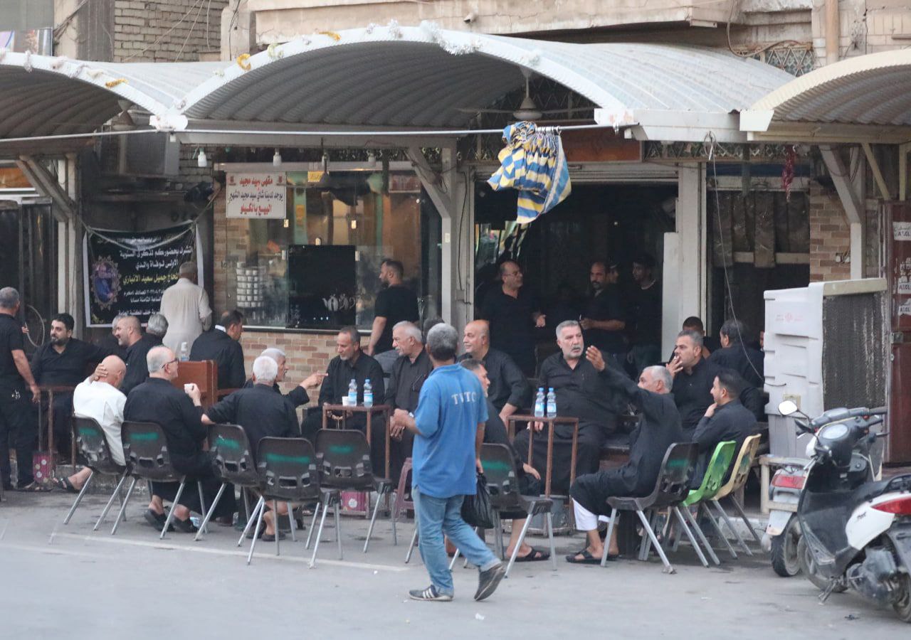 بالصور:في عاشوراء...مقاهي كربلاء القديمة تتحول الى مواكب حسينية