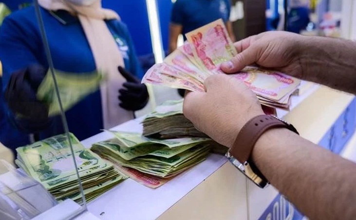 العمل: قانون الضمان سيساوي بين رواتب العمال والموظفين