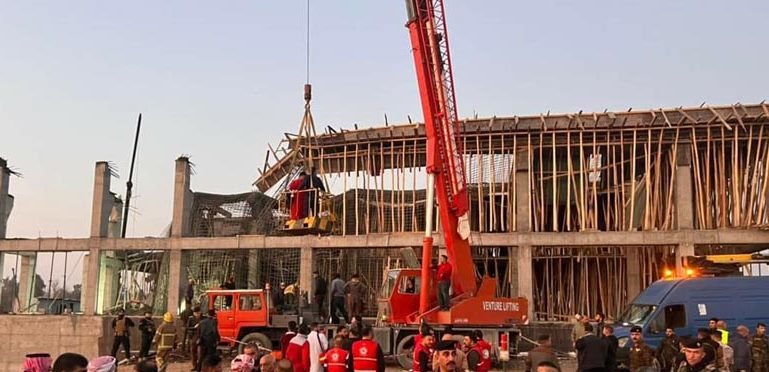 حصيلة حادثة انهيار مبنى على عمال في الموصل 3 وفيات و11 إصابة واعتقال المهندس والمقاول