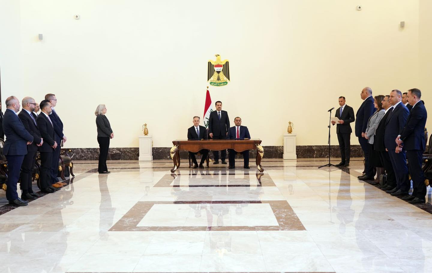 بحضور محمد شياع السوداني والسفيرة الامريكية.. توقيع مذكرة تفاهم بين وزارة الكهرباء وشركة جنرال إلكتريك الأمريكية