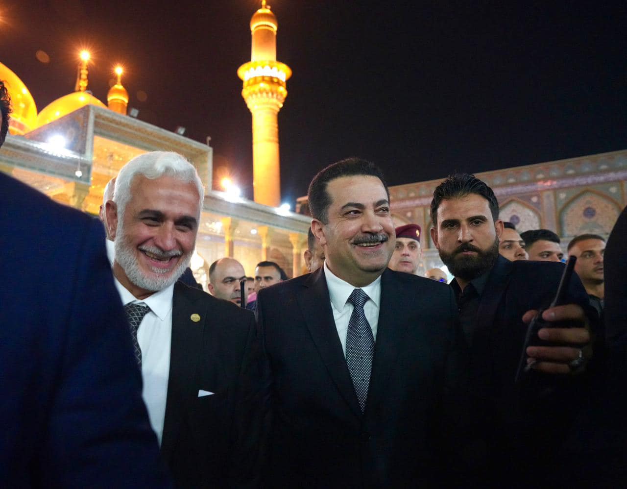 السوداني يزور مرقد الامامين الكاظمين عليهما السلام