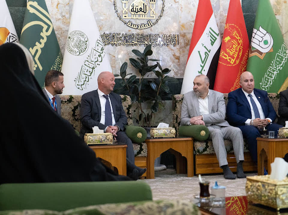 بالصور:وفد الامم المتحدة يزور مرقد الامام الحسين ويعلن التعاون مع شركات القطاع الخاص