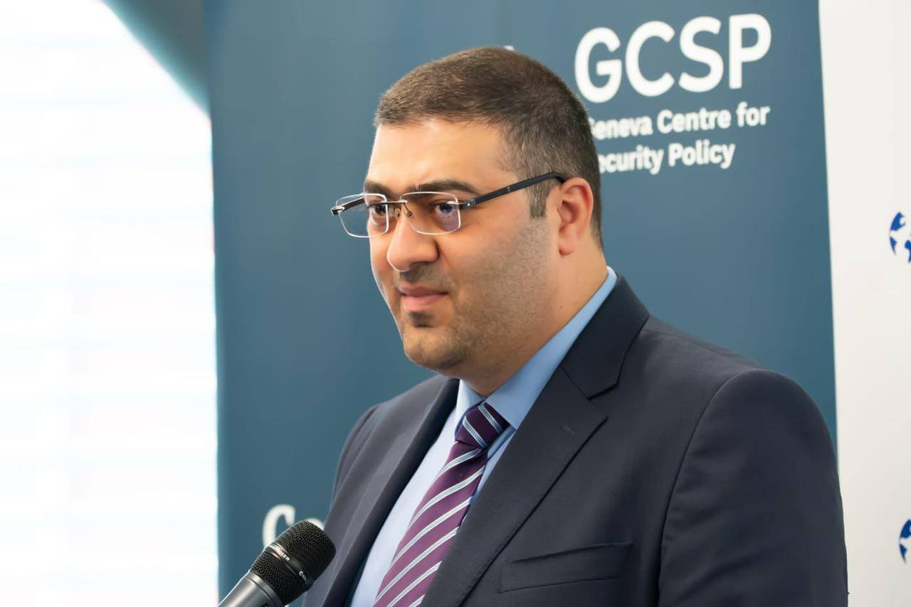 رئيس هيئة الإعلام يشيد خلال مؤتمر في جنيف بتعاون الحكومة والقضاء لتوفير مناخات آمنة لعمل الصحفيين العراقيين