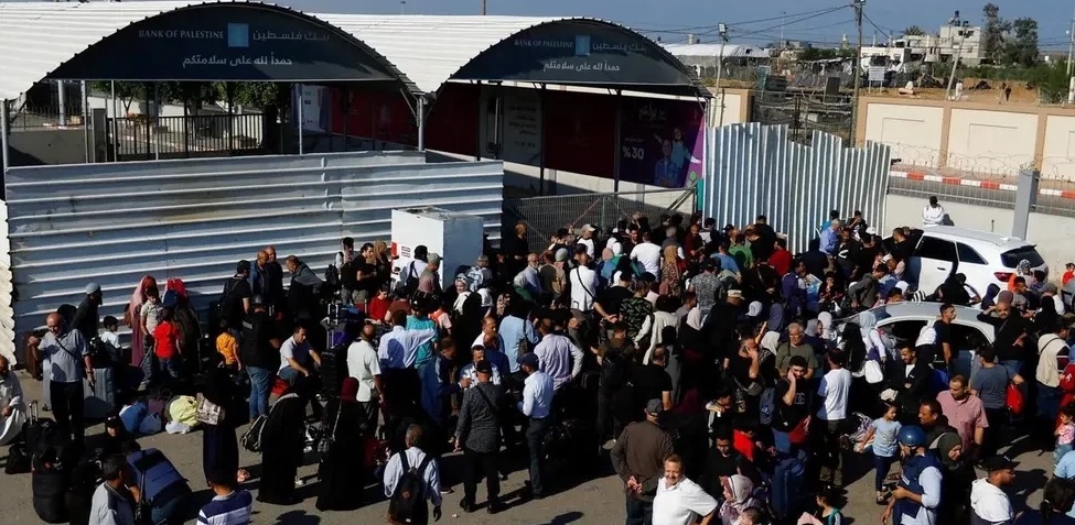 صحيفة امريكية تكشف عن مخطط لإسرائيل لنقل سكان غزة إلى مصر