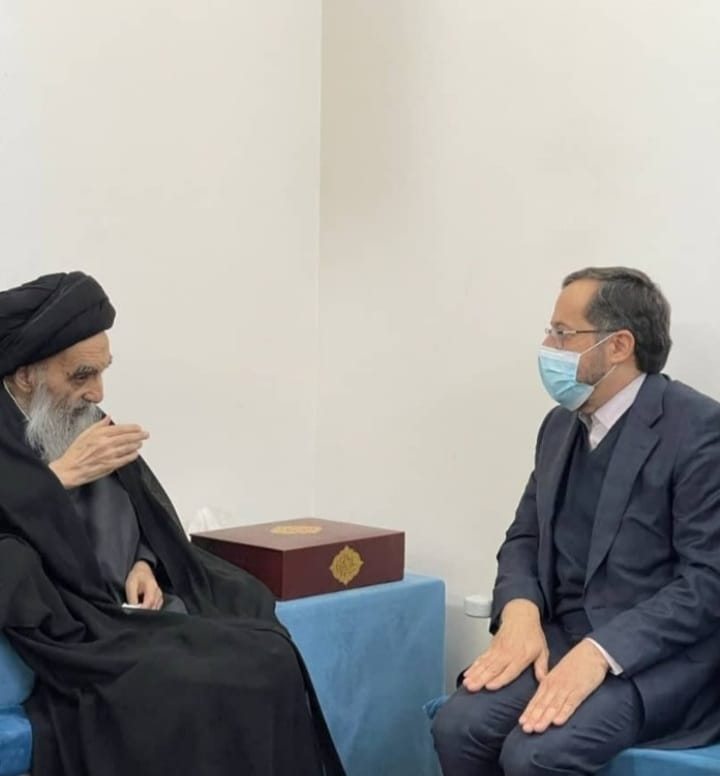 السيد السيستاني سعيد بطباعته :إهداء نسخة من  «مصحف يعود إلى القرن الهجري اﻷول.» إلى سماحة السيد السيستاني