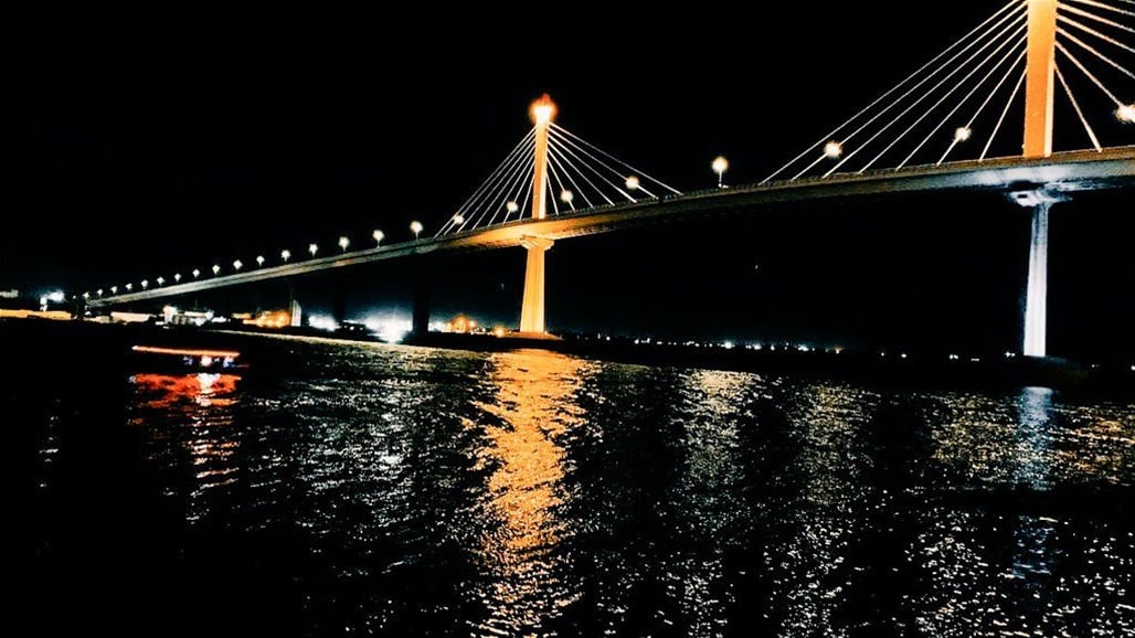 غرق زورق سياحي في شط العرب