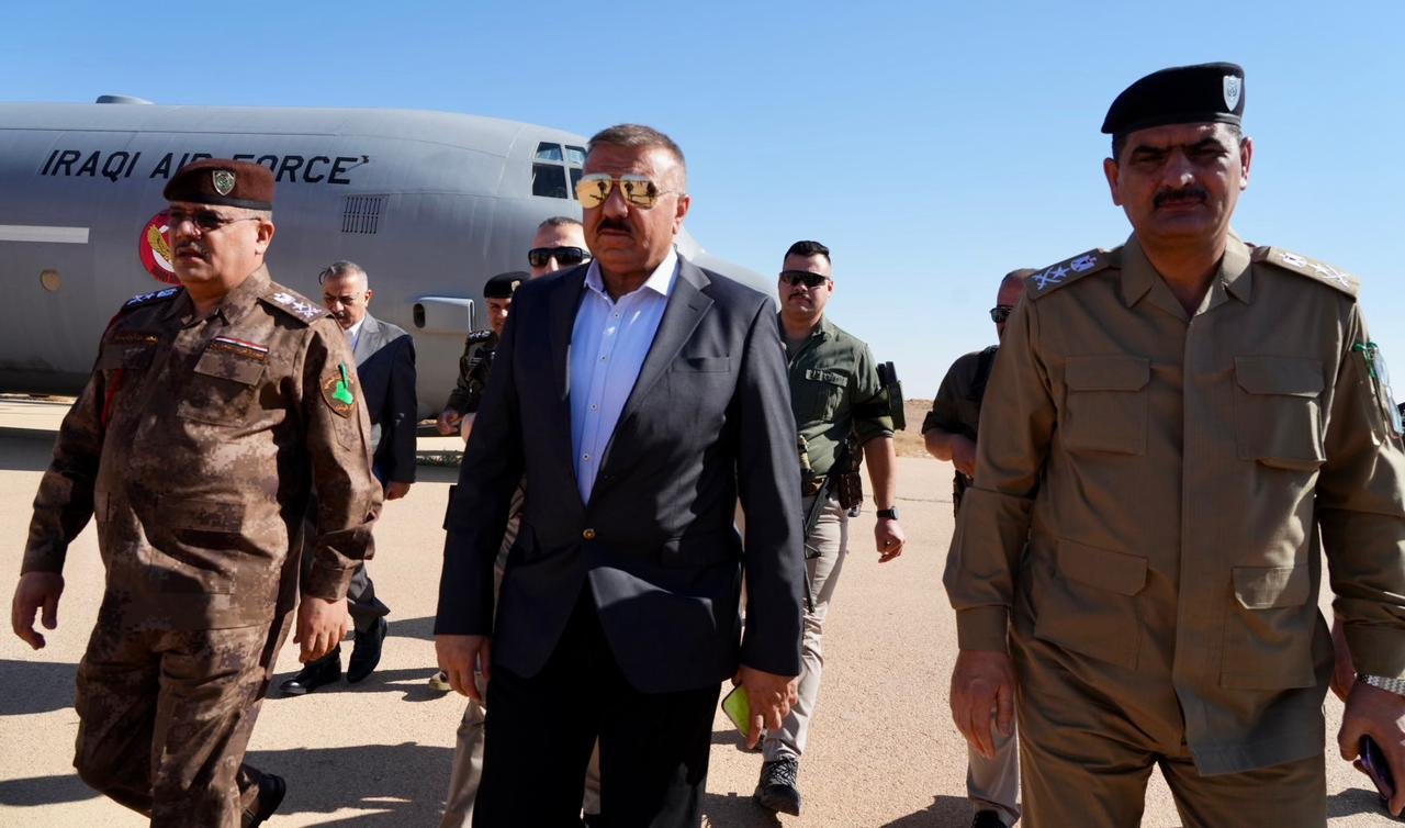 وزير الداخلية يصل إلى الحدود العراقية السورية