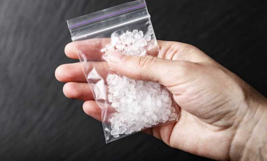 القبض على تاجر مخدرات بحوزته كريستال كان يروم ادخاله الى كربلاء